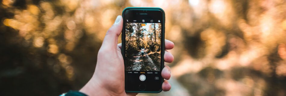 Imagen de una persona haciendo una Selfie