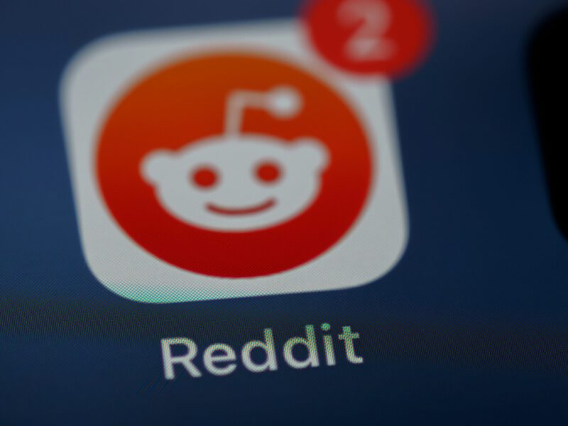 Reddt, estrategiaa PR. Imagen de Brett Jordan, Unsplash